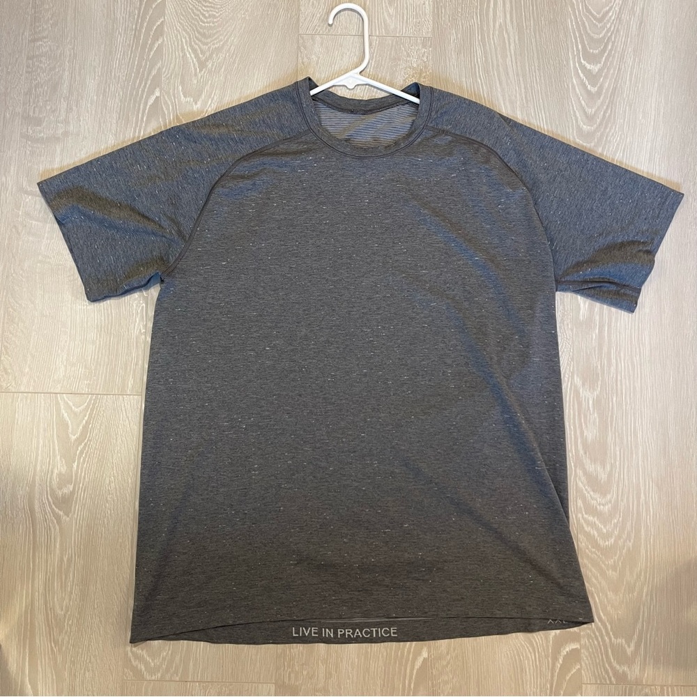 Lululemon Men’s Metal Vent Tee Shirt, size XXL, Gray - Picture 5 of 16